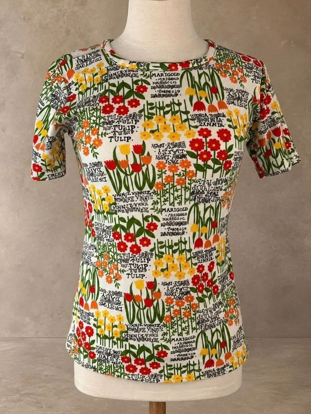 Miss K Size M Vintage Floral Garden Print Knit Top White Retro Tulip Daisy Tee